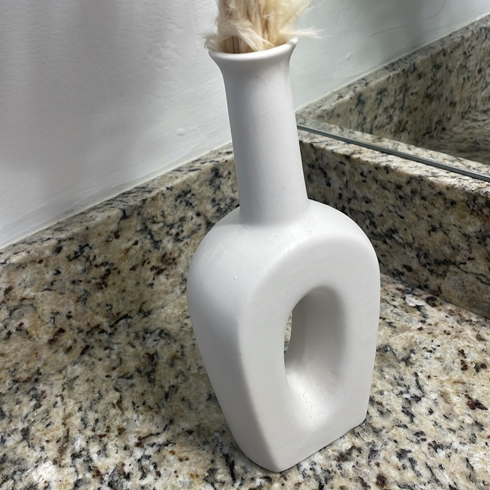 Vase - Picture 2 of 3